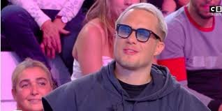 Jade-seguineau-enceinte