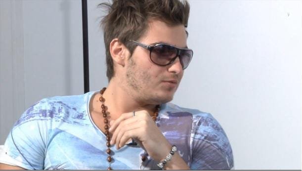 Make-Selfies-Dorian-Rossini